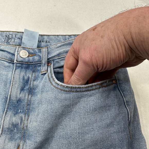 No Boundaries Women's Size 9 Straight Leg Distressed Med Wash Jean Blue Preowned - Picture 15 of 16